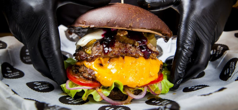 В ТРЦ «МореМолл» открылся ресторан Black Star Burger