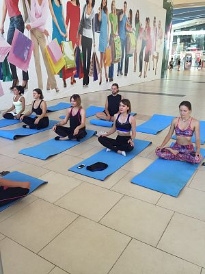 Спортивное мероприятие Calzedonia + Yoga Journal в ТРЦ Моремолл